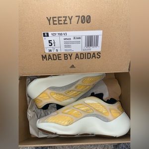 Yeezy 700